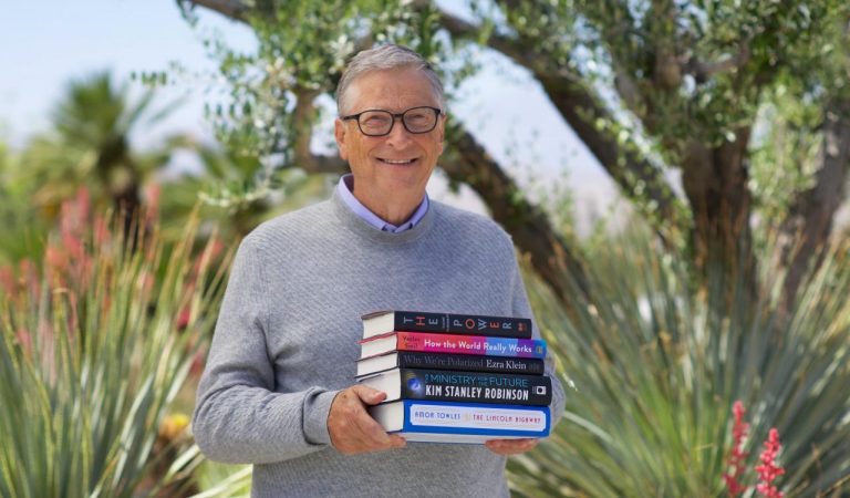 Bill Gates recommends sci-fi for your summer reading